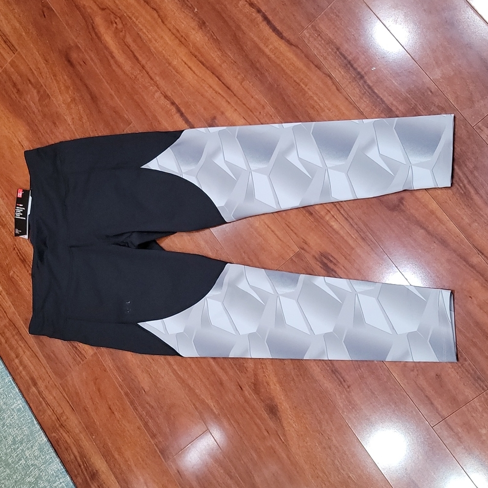 NWT Under Armour heat gear leggings